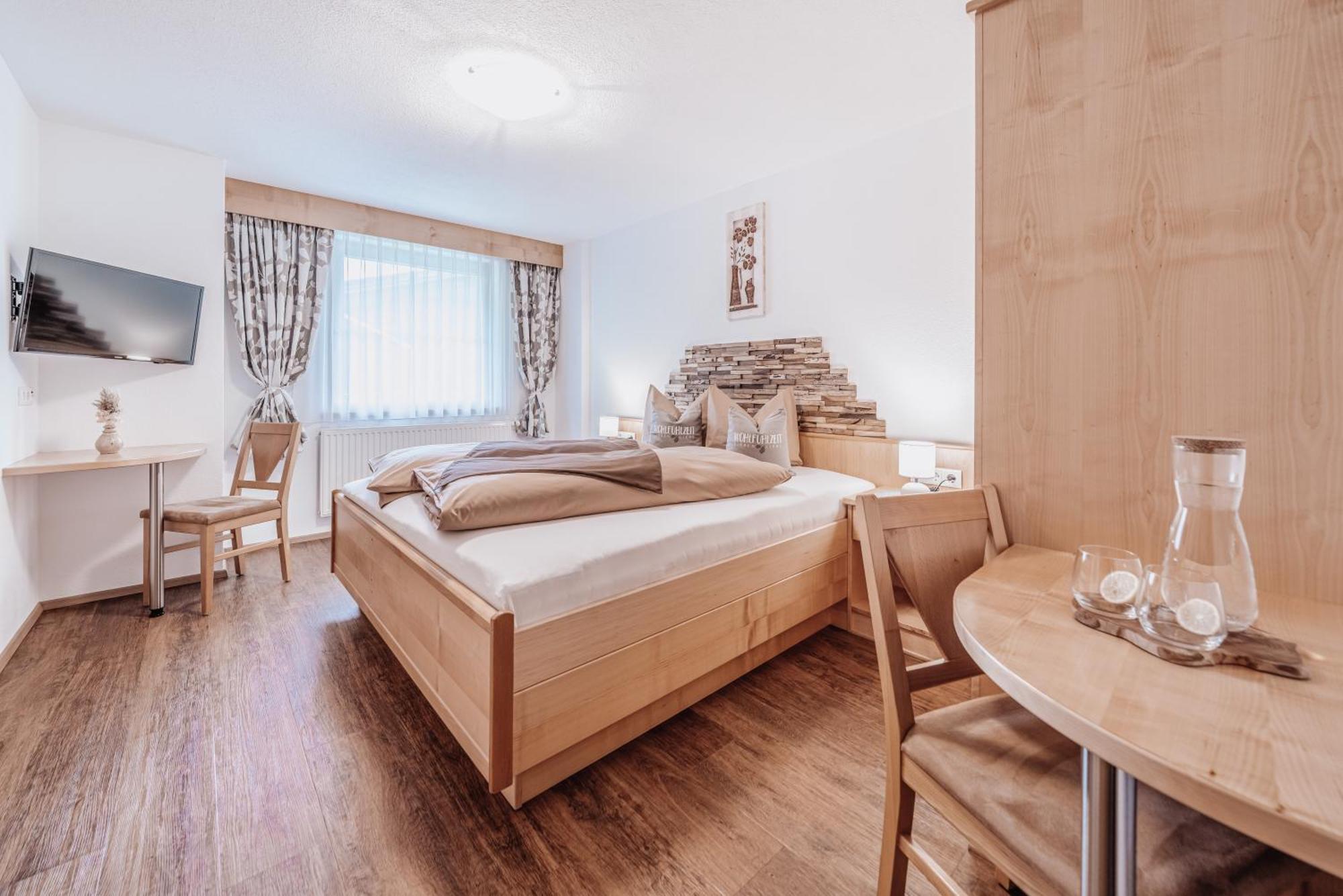Auer-Fiegl Bed & Breakfast Сьолден Екстериор снимка